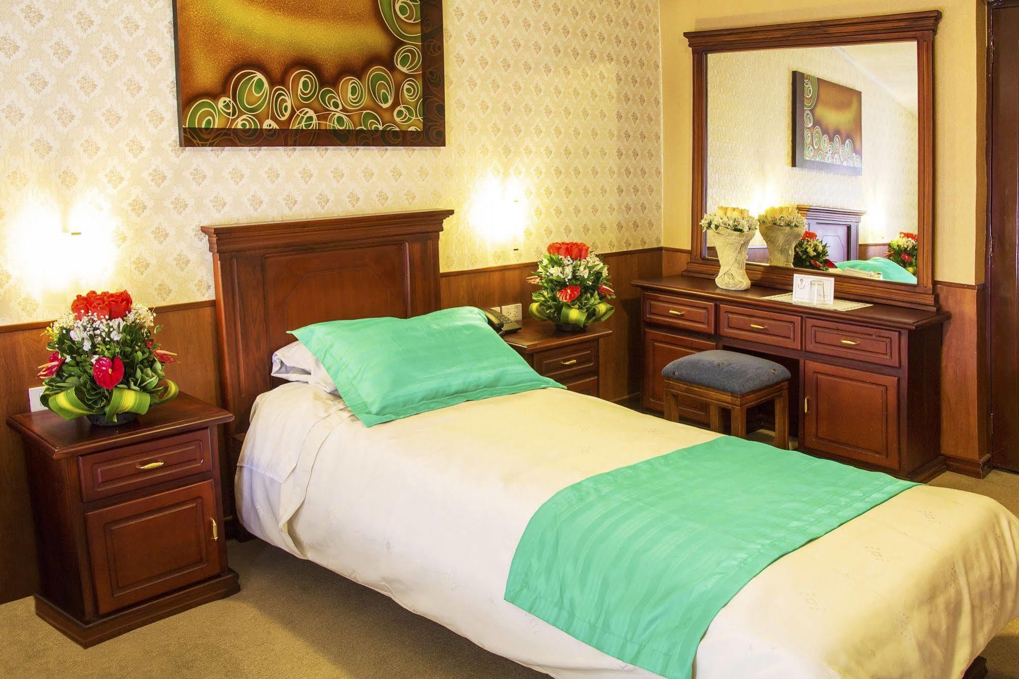 Hotel Inca Imperial Quito Exterior photo